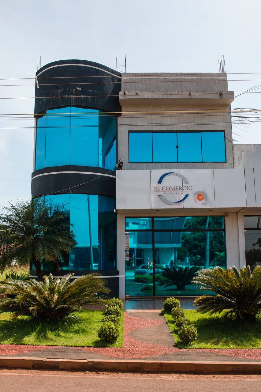 Fachada do escritório da El Comercio Consultora em Santa Rita