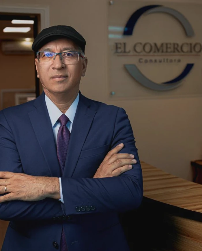 Consultor da El Comercio Consultora no escritório de Santa Rita
